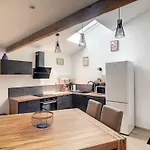 La Lezardiere Avec Piscine Chauffee Privative 30 Minutes De La Rochelle Benon
