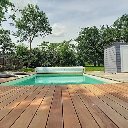 La Lezardiere Avec Piscine Chauffee Privative 30 Minutes De La Rochelle Holiday home